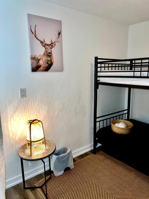 Luxurious Condo In The Center Of Downtown Торонто Екстериор снимка
